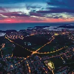Διαμέρισμα 3 Bedroom Beautiful Apartment In Pula