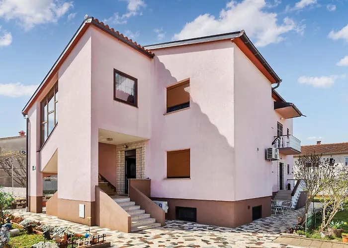 Apartment Amazing In With Wifi Pula